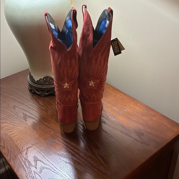 Dingo Red Star  Suede Heeled Boots NWT 10 - Picture 4 of 7